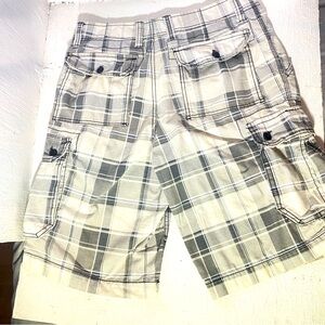 Stylish Plaid Cargo Men Shorts white and black size 32
